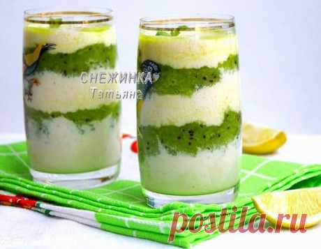 Слоеный банановый смузи с пюре из киви и лайма | Официальный сайт кулинарных рецептов Юлии Высоцкой