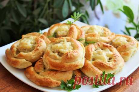 Пирожки с курицей и картофелем из слоеного теста - Простые рецепты Овкусе.ру