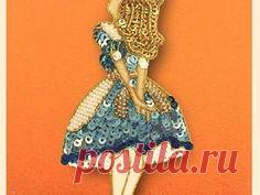 Брошь девочка из палеткой и бисера