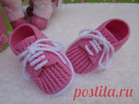 Sapatenis de Bebê em crochê | sapatinhos de croche baby sapeca | Elo7 Sapatenis fica um mimo no pezinho das princesas feito em crochê, linha 100% algodão, um mimo para deixar as princesas ainda mais fofos, para seu bebe ou ate mesmo para vc presentear faço na cor que desejar, faço do rn a 3 meses, de 03 a 6 meses, informar qual tamanho e cor desejada no ato da comp...