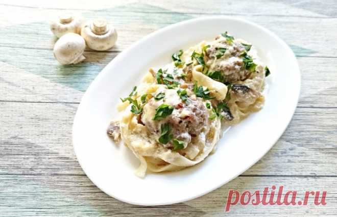 «Гнезда» с мясными шариками и грибами