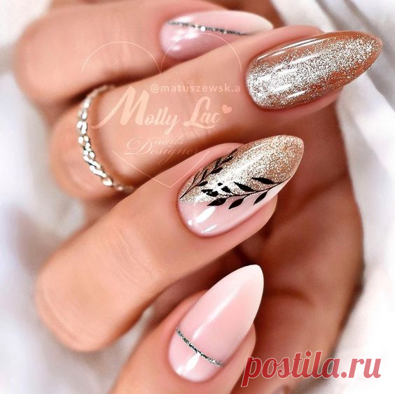 Блестящие ногти с веточками