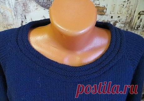 Три простых, но красивых способа обвязки горловины вязанных вещей. 

Обвязка горловины крючком от Svet@u

1-2 ряды: столбики без накида; 
3 ряд: чередуем столбик с накидом и одну воздушную петлю; 
4 ряд: столбики без накида; 
5 ряд: рачий шаг

чаще всего вяжу 1 ряд ст. без н. и "рачий шаг".

В розовой кофточке после ряда ст. без н. вязала , чередуя 3 ст. с н. ( с общей вершиной ) и 3 в.п. Последний ряд : 2 ст. без н. чередовать с пико.
Если обвязка стягивает горловину , во...