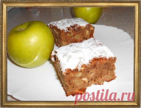 ШОКОЛАДНЫЙ ПИРОГ С ЯБЛОКАМИ И ФУНДУКОМ.