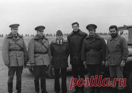 Шинданд.  1984 год.  Перед  совместным  совещанием  с  руководством  5-й дивизии.