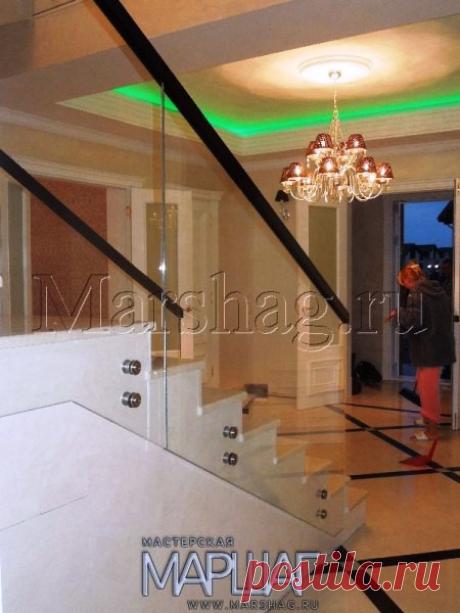 Лестницы, ограждения, перила из стекла, дерева, металла Маршаг – Лестничные перила из осветленного стекла