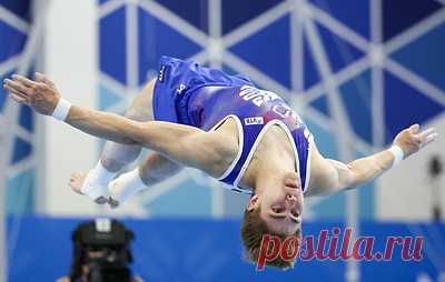 Российский гимнаст Карцев получил нейтральный статус. Спортсмен сможет выступать на турнирах под эгидой международной федерации, в том числе на чемпионате мира в Индонезии в октябре