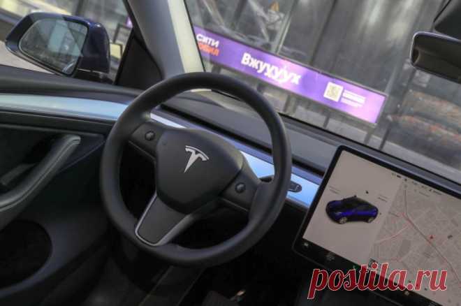 У актрисы Екатерины Маликовой украли зарядный кабель от Tesla. Автомобиль находился на парковке в центре Москвы.