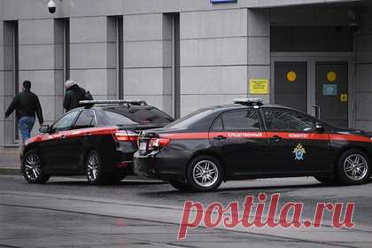 Россиянина отправили в психбольницу за изнасилование ребенка и убийство девушки. В Тульской области 53-летнего жителя Белева отправили на принудительное лечение в психиатрическую больницу по делу об убийстве девушки, изнасиловании ребенка и насильственных действиях сексуального характера. По данным следствия, в июле 2002 года в Белеве фигурант надругался над 18-летней девушкой и убил ее.