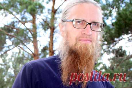 Российский священник стал арбитром и отучил хоккеистов от драк и мата. Священник Александр Дубасов из Екатеринбурга стал хоккейным арбитром. За десять лет, которые он находится в профессии, многие команды перестали ругаться и драться на льду — конфликты они стараются решать мирным путем. По словам священнослужителя, это часть его миссии. Многие спортсмены спрашивают у него совета.