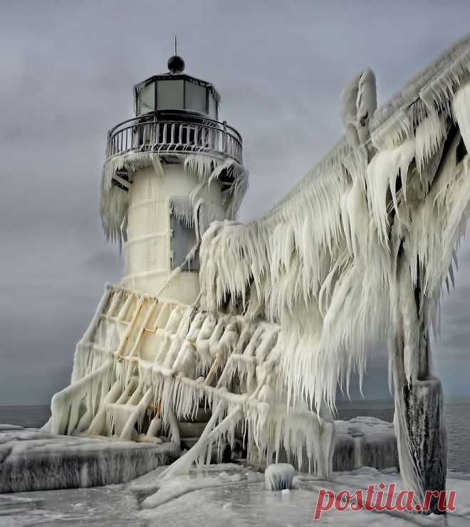 28 Breathtaking Photos Of Lighthouses That Have Stood The Test Of Time | Bored Panda