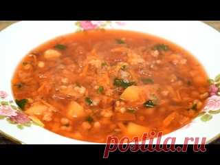 Выпросила рецепт у подруги и готовлю супы теперь только так! Вкуснее чем с мясом Ингредиенты:вода-1,4л.картофель -2шт.лук-1шт.морковь-1шт.свекла -1шт.помидоры-2шт.перловая крупа -3ст.л. (70гр.)лавровый лист -1шт.соль -1ч.л.перец по вкусусливочное масло -1ч.л.зелень