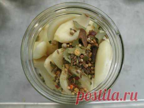 Маринованный чеснок как на рынке: рецепт. Быстро, вкусно, просто