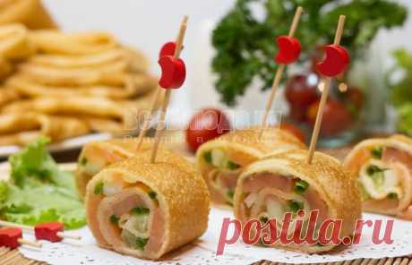 Рулетики из блинчиков с семгой, огурцами, сыром | Все Блюда