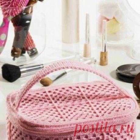 Вязание косметички крючком, Красивая накидка узором Павлиний хвост, Шахматный узор спицами Клоке, Вязание на спицах - Узор с дырочками, Кардиган с капюшоном крючком, Шарф спицами. Схема узора., Платье-туника из бабушкиных квадратов, Мандалы, Джемпер, Узор