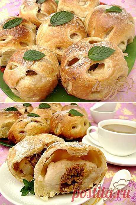 Яблоки в слоеном тесте, фаршированные орехами и мёдом