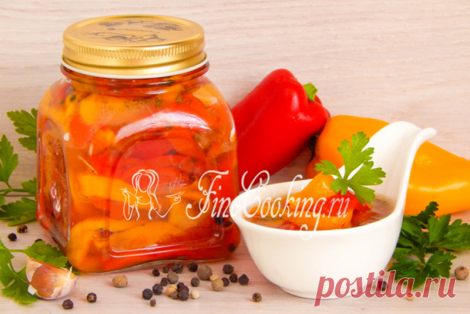 Печеный перец на зиму Невероятно ароматный, насыщенный, красивый и вкусный печеный перец на зиму точно понравится любителям пикантных холодных закусок.