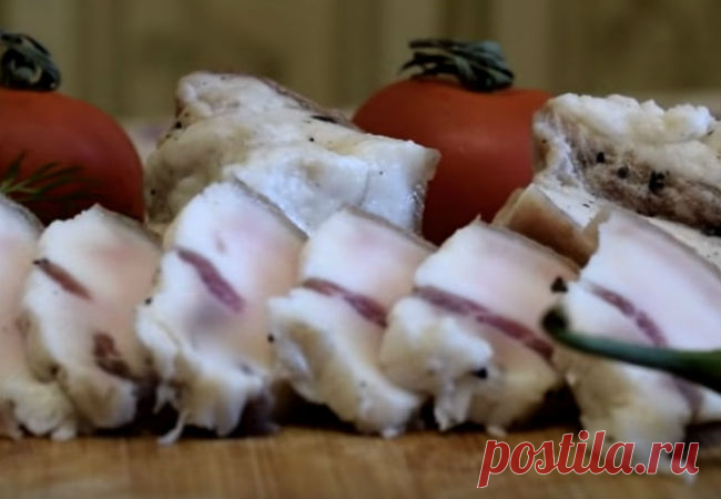 Сало сухого посола: жарим лавровый лист и натираем мясо
