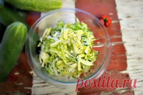 Салат из свежих кабачков / Овощные салаты / TVCook: пошаговые рецепты с фото