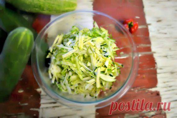 Салат из свежих кабачков / Овощные салаты / TVCook: пошаговые рецепты с фото