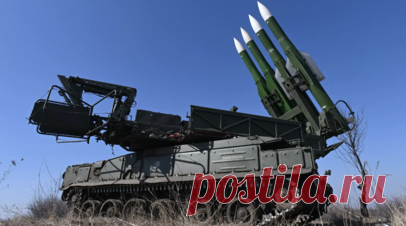 Над пятью регионами России: средства ПВО ночью сбили 11 украинских БПЛА и три ракеты. Дежурные средства ПВО в ночь на 16 мая уничтожили в общей сложности 11 украинских беспилотных летательных аппаратов, два снаряда реактивной системы залпового огня «Ольха» и одну ракету тактического комплекса «Точка-У», заявили в Минобороны России. Войска киевского режима пытались атаковать объекты на территориях Белгородской, Брянской, Калужской и Тульской областей, а также Крымского полуострова. Читать далее