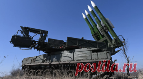 Над пятью регионами России: средства ПВО ночью сбили 11 украинских БПЛА и три ракеты. Дежурные средства ПВО в ночь на 16 мая уничтожили в общей сложности 11 украинских беспилотных летательных аппаратов, два снаряда реактивной системы залпового огня «Ольха» и одну ракету тактического комплекса «Точка-У», заявили в Минобороны России. Войска киевского режима пытались атаковать объекты на территориях Белгородской, Брянской, Калужской и Тульской областей, а также Крымского полуострова. Читать далее