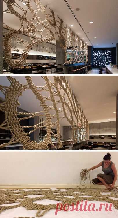Use macrame but in tibetan tweed rope designs MANTZALIN have designed a rope screen for Stix, a new Mediterranean restaurant in - craftIdea.org Use macrame but in tibetan tweed rope designs MANTZALIN have designed a rope screen for Stix, a new Mediterranean restaurant in Chelsea, New York.What a great idea for an original partition, a giant macramé wall.Cheap area separator using ropes.Alternati