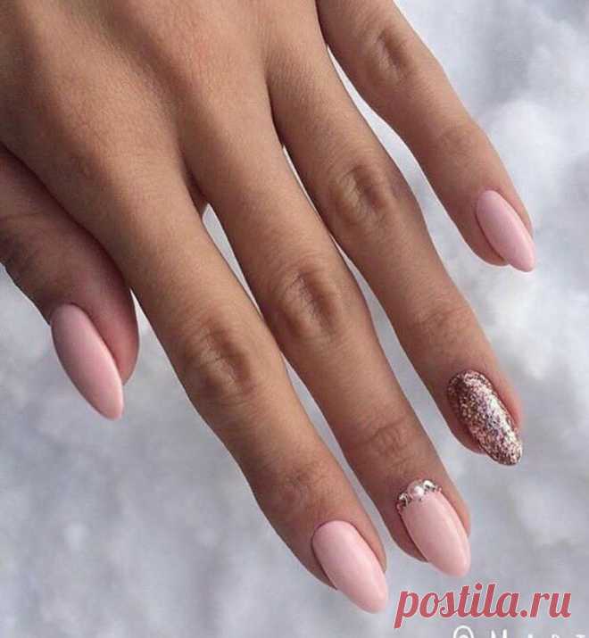 Маникюр светлый миндаль - 65 фото