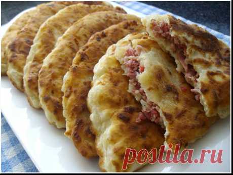 Сырные лепешки с начинкой из ветчины