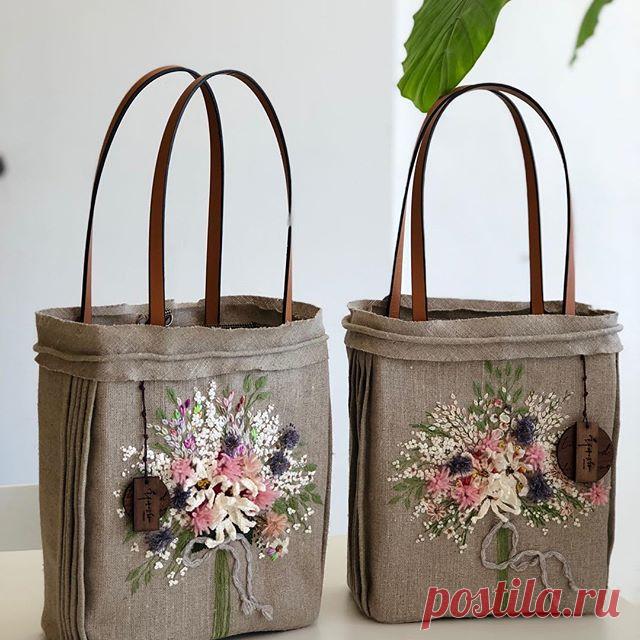 #아뜰리에화양연화#자수아티스트#화양연화사각버킷백#화양연화#주보은작가

인기몰이 화양연화 사각버킷 bag~~
열심히열심히 하고 있어요 
감사합니다😊😊❤️