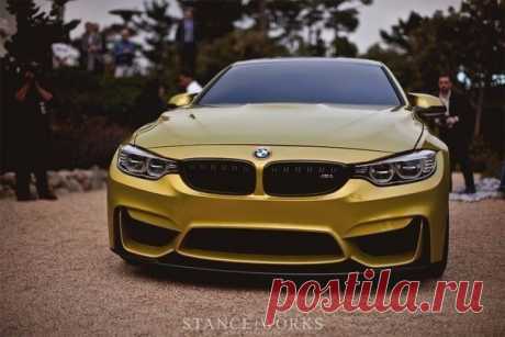 BMW M4 COUPE