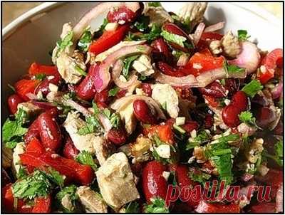 Мясной салат с фасолью