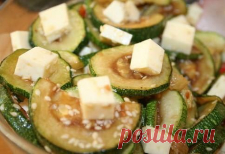 Салат с адыгейским сыром и кабачками