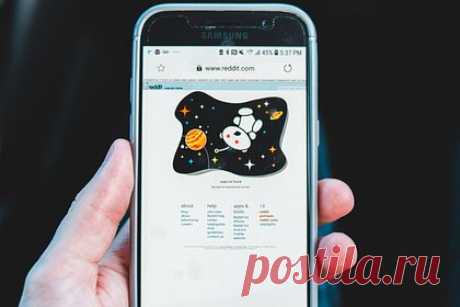 Reddit оштрафовали на два миллиона рублей. В России впервые оштрафовали Reddit за неудаление запрещенной информации. Причиной послужил размещенный на портале контент о движении АУЕ (признано экстремистским и запрещено на территории России) и фейки о спецоперации на Украине. Компанию обязали выплатить два миллиона рублей.