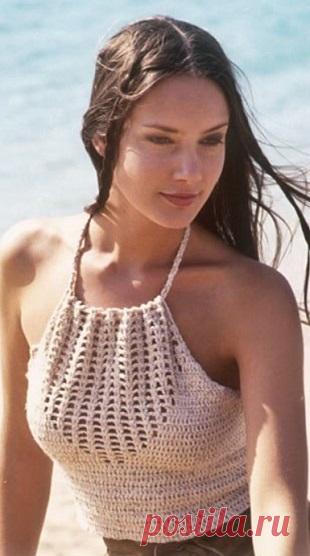 Короткий топ крючком