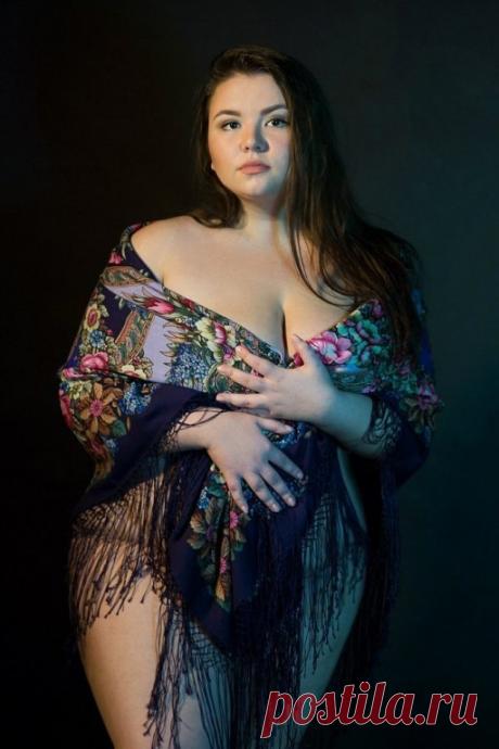 Женщина сказала: «Я устала».
А Весна смеется: «Я пришла. Если ждать меня ты перестала —
Будем вместе поправлять дела».
Женщина вздохнула: «Наболело...»
А Весна ей: «Вместе исцелим. Душу, мысли, гардероб и тело —
В радости весенней обновим».