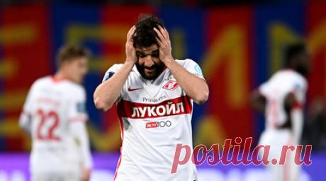 «Вопрос взаимоотношений с Абаскалем»: почему будущее Джикии в «Спартаке» оказалось туманным. «Спартак» не торопится продлевать истекающий в конце сезона контракт с Георгием Джикией. Генеральный директор красно-белых Олег Малышев напомнил, что футболист перестал попадать в стартовый состав. Он пообещал в ближайшее время обсудить сложившуюся ситуацию с Гильермо Абаскалем и Томашем Амаралом и принять взвешенное решение. По мнению экспертов, 30-летнего центрального защитника сборной России рано…