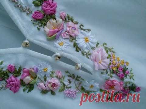 Вышивка шелковой блузки лентами и бразильской вышивкой