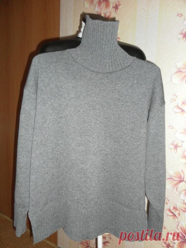 свитер "оверсайз" связан из очень мягкой,нежной пряжи -кашемира.