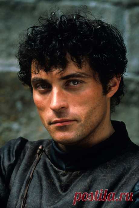 Руфус Сьюэлл (Rufus Sewell)
-  29 октября, 1967
