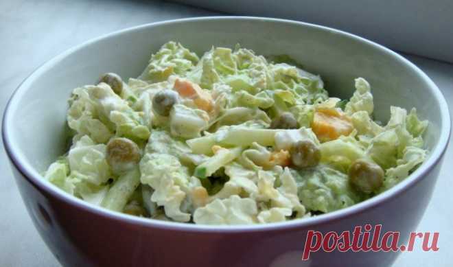 Салат с пекинской капустой, горошком и яйцом. Вкусно и сытно!