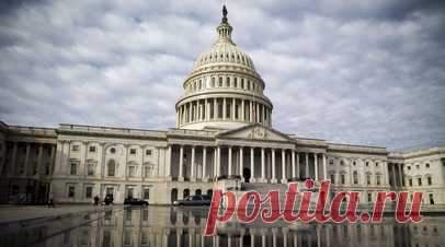 WP: демократы обвинили Трампа в приостановке антироссийских санкций. Демократы в американском сенате обвинили президента США Дональда Трампа в приостановке санкций против России. Об этом пишет The Washington Post. Читать далее