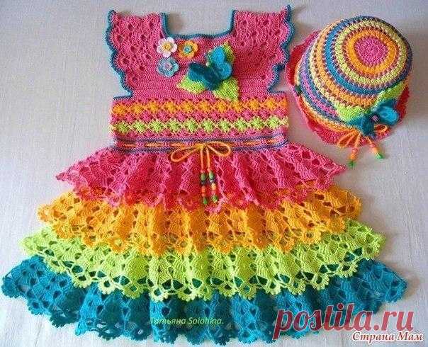 Радужное платьице
