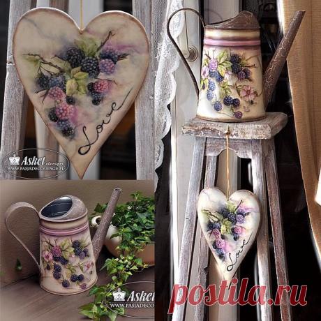 Публикация Magdalena Asket в Instagram • Фев 17 2017 в 2:40 UTC 167 отметок «Нравится», 5 комментариев — Magdalena Asket (@magdalenaasket) в Instagram: «The waterpot and the heart plaque with the berries motive. I made them in classical decoupage and…»