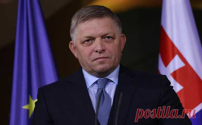 Фицо увидел в ракетном ударе по Бельгии способ изменить политику Европы. Премьер возмутился риторикой руководства ЕС о военной помощи Украине и выразил признательность советской армии за освобождение Европы: «Свобода пришла в Словакию с востока». Он также привал остановить «взаимное убийство славян»