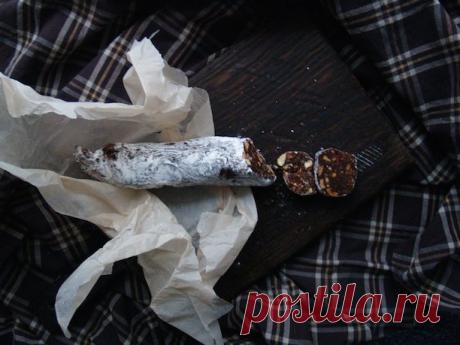 Как приготовить вкуснейшую шоколадную колбасу с печеньем и орехами - проверенный рецепт