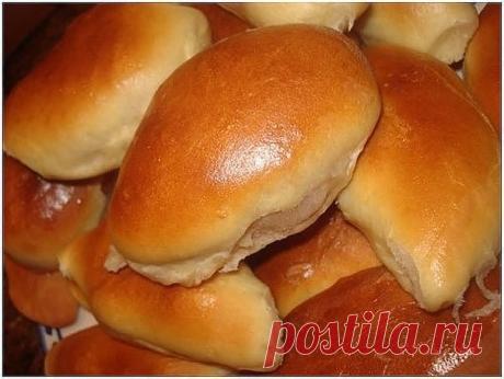 ХОЗЯЮШКАМ НА ЗАМЕТКУ: БОЛЕЕ ДЕСЯТИ РЕЦЕПТОВ ПИРОЖКОВ
Пирожки мягенькие
Тесто замечательное - мягкое, нежное, воздушное. Просто очень вкусное. Это тесто подходит к любой начинке. 
Ингредиенты:
мука - 600 гр
сахар-песок - 4 ст.л.
яйца - 2 шт.
маргарин - 50 гр (можно заменить слив. маслом)
молоко - 250 мл (можно заменить водой + сух. молоко 2 ст.л.)
соль - 1 ч.л.
дрожжи - 2 ч.л. (сухие)
ванилин - 1 ч.л. (можно и без него)
Начинка - какая Вашей душе угодна! 
Пирожки без хлопот...