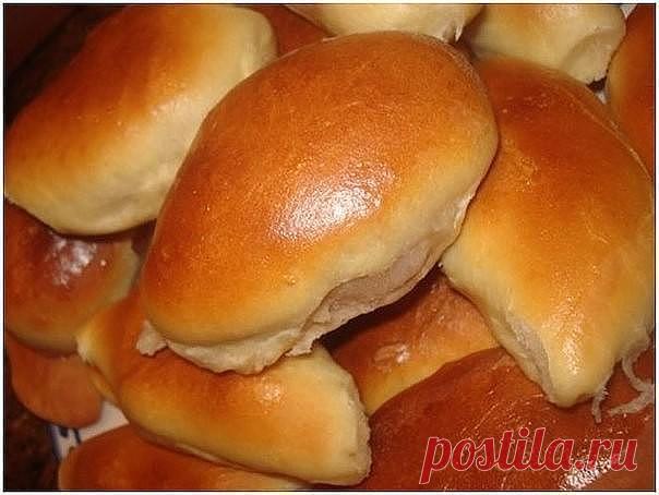 ХОЗЯЮШКАМ НА ЗАМЕТКУ: БОЛЕЕ ДЕСЯТИ РЕЦЕПТОВ ПИРОЖКОВ
Пирожки мягенькие
Тесто замечательное - мягкое, нежное, воздушное. Просто очень вкусное. Это тесто подходит к любой начинке. 
Ингредиенты:
мука - 600 гр
сахар-песок - 4 ст.л.
яйца - 2 шт.
маргарин - 50 гр (можно заменить слив. маслом)
молоко - 250 мл (можно заменить водой + сух. молоко 2 ст.л.)
соль - 1 ч.л.
дрожжи - 2 ч.л. (сухие)
ванилин - 1 ч.л. (можно и без него)
Начинка - какая Вашей душе угодна! 
Пирожки без хлопот...