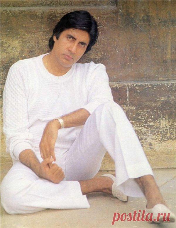 Амитабх Баччан, 11 октября, 1942