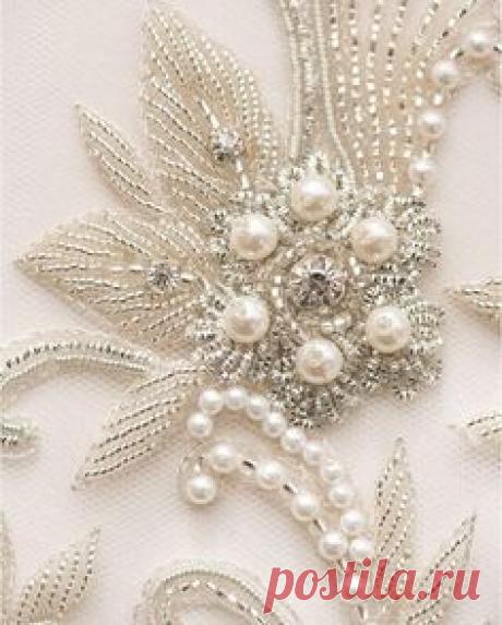 Intricate beading #couture #couturegown #couturebridal #bridaldesigner #suzanneneville #london #london #beading #detail